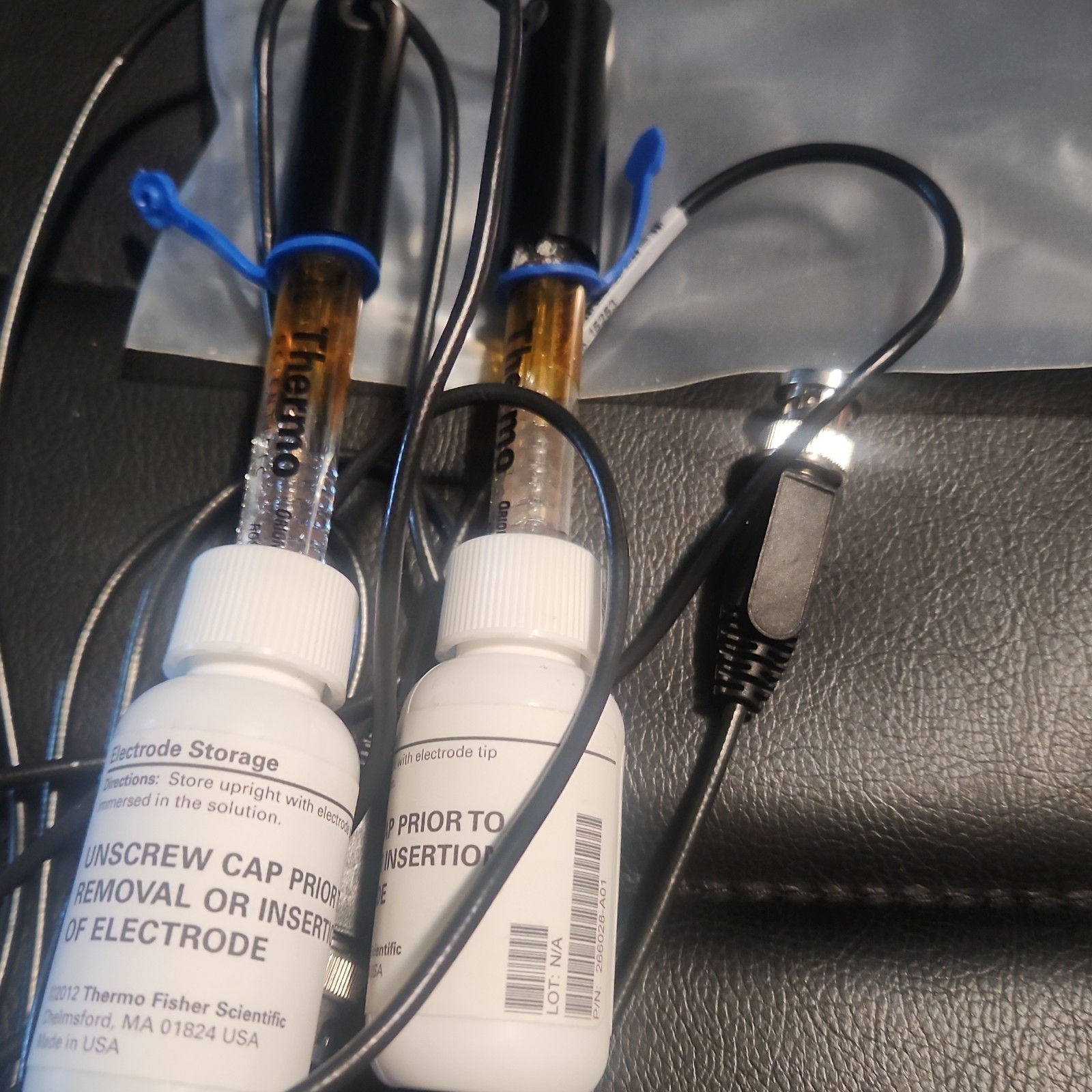 Thermo Scientific pH Electrode Probes w/ Storage Solution Bottles (2)