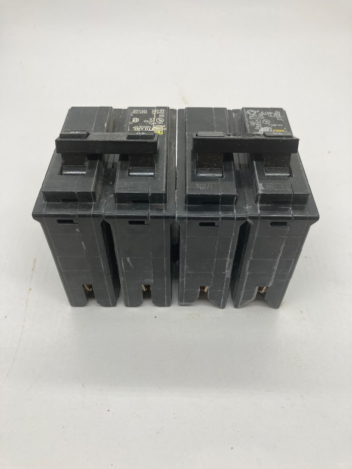 Lot Of 2 Homeline 1-HOM230 1-HOM240 2Pole 30/40 Amp 120 240V HOM Plug In Breaker