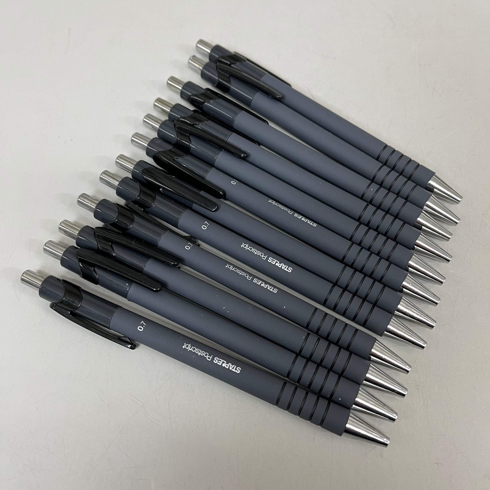 STAPLES (2 PACK, 12 EACH) Retractable Ballpoint Pens Medium Point Black Ink 1826