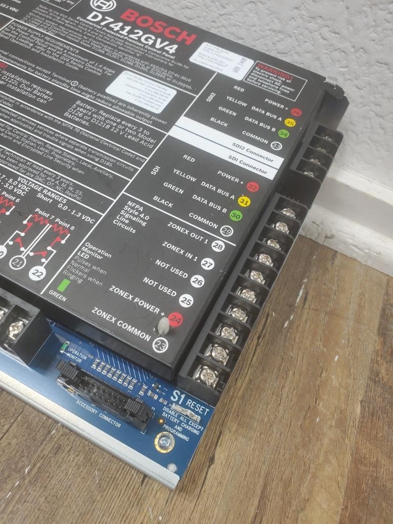 U4 ♻ Bosch D7412GV4 Security Communicator Control Panel ♻