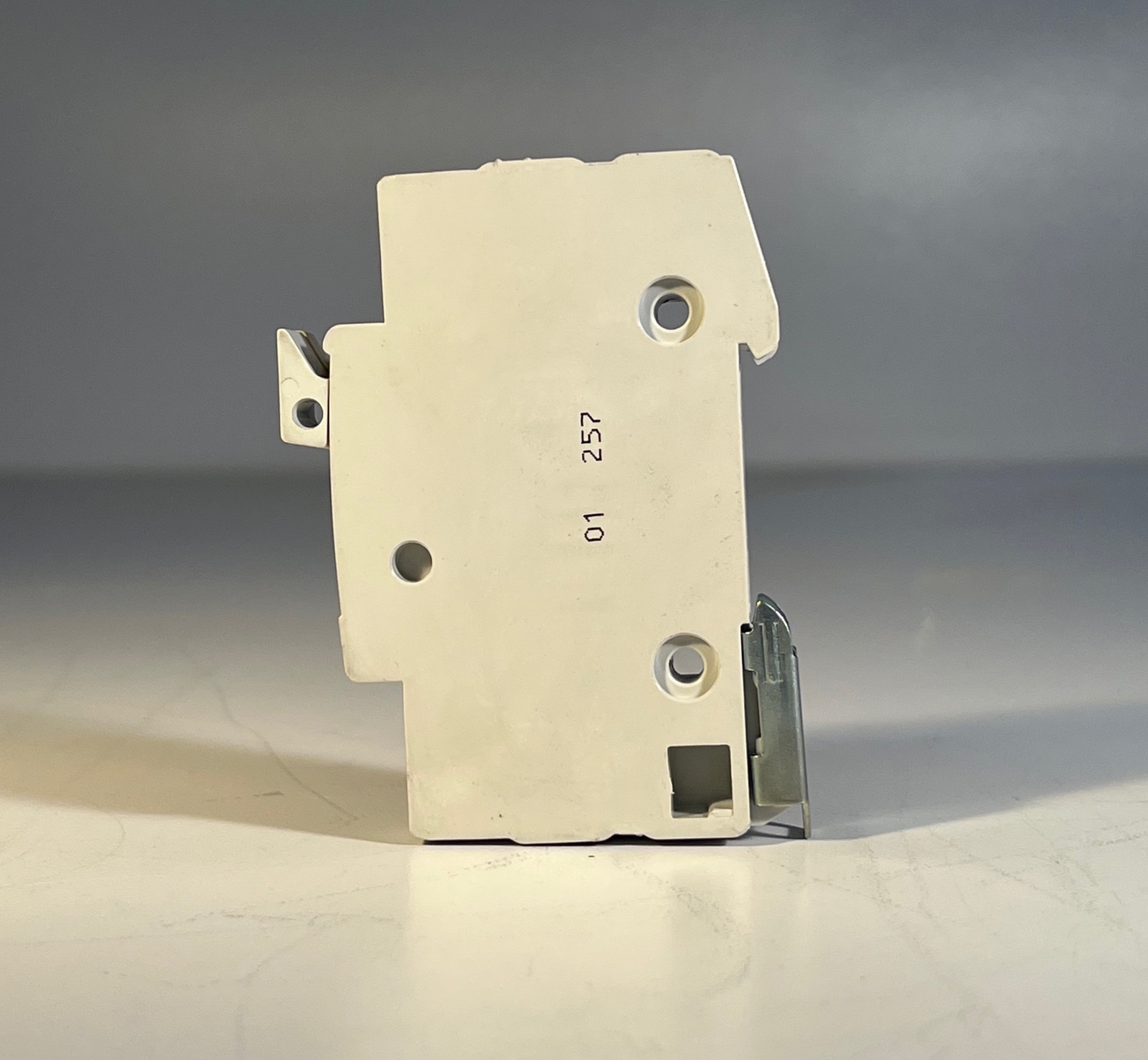 ONE (1) SOCOMEC Fuse Holder RM32-55015005 32A 500V 10.8×38 1-Pole (USED)