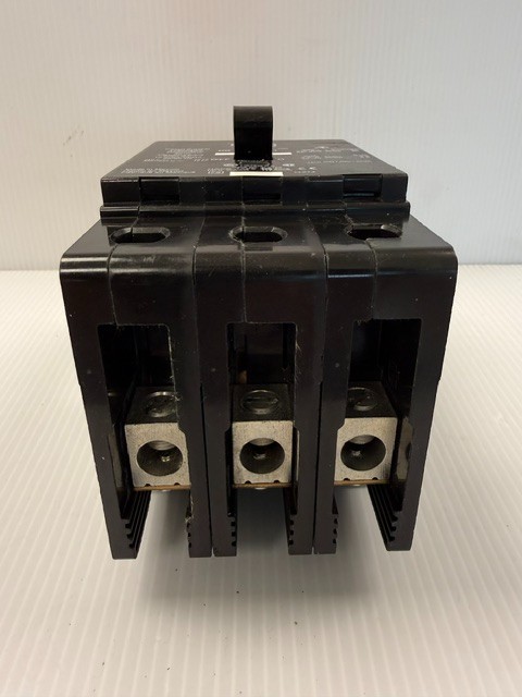 Square D EDB34020 20A 3 Poles Bolt On Circuit Breaker