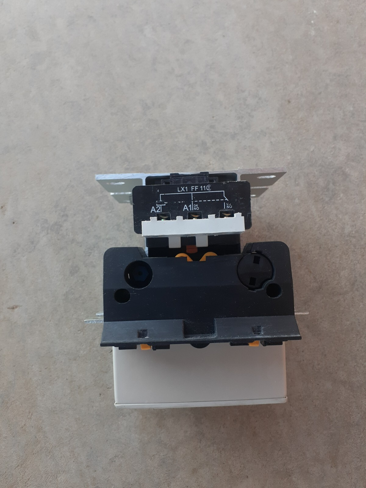 Contactor, UL 175A,600V,3 Pole; IEC 200A 1000V;110V 50/60Hz coil, aux contact