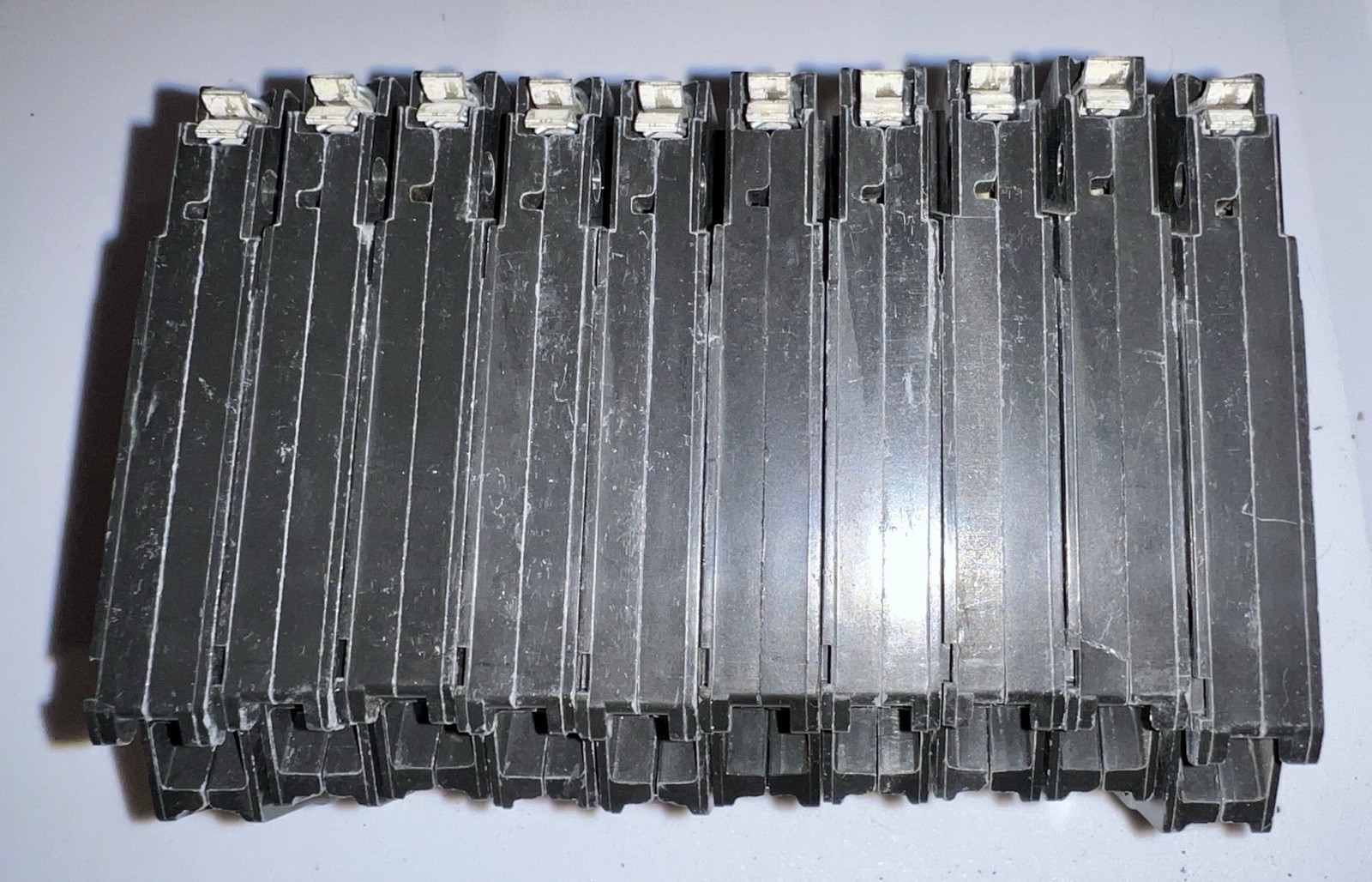 Lot of 10 – GE THQP115 Thin Series Circuit Breaker Single Pole 15-Amp Q-Line