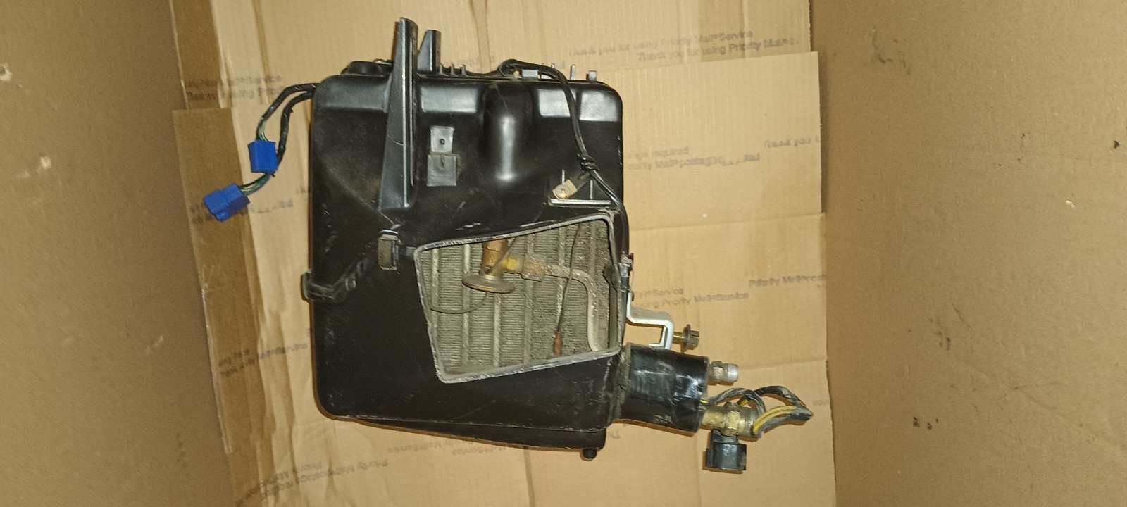 1990-1995 MITSUBISHI MIGHTY MAX / DODGE RAM D50 A/C BOX 2.4 USED OEM