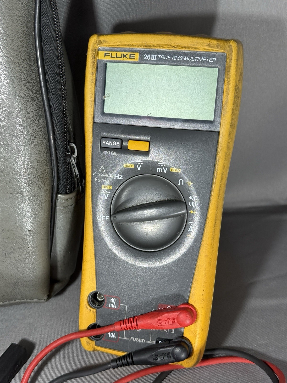 Fluke 26 III True RMS Digital Handheld Multimeter, Test Leads, 1000V, CAT III