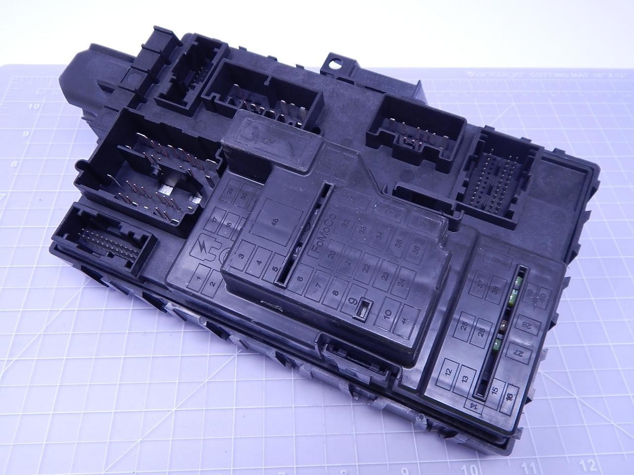 FOMOCO BL1T 14C442 AB FUSE BOX T109300