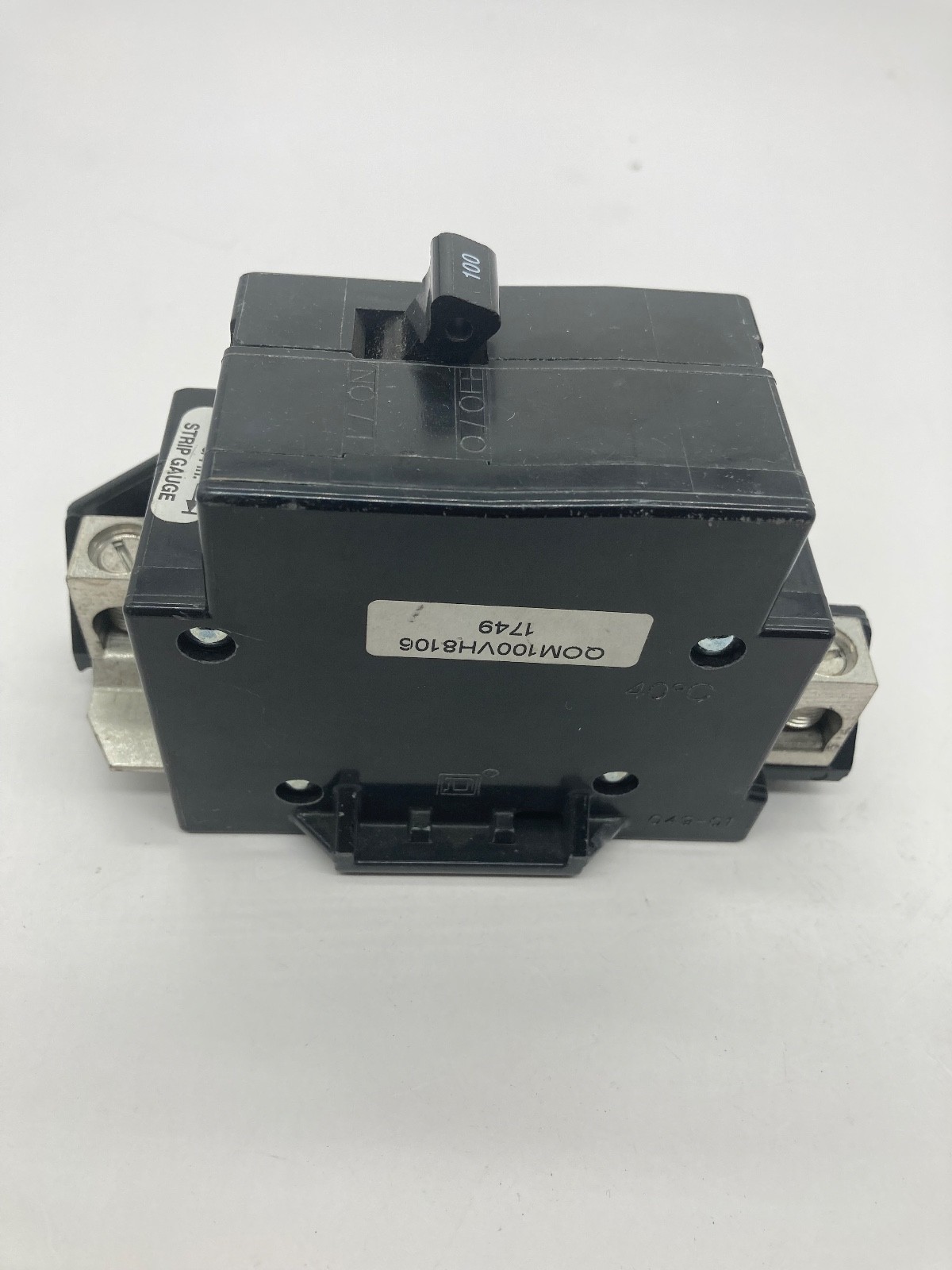 Square D QOM100VH8106 22kA 2Pole 100A 120/240V QOM1 Bolt On Main Circuit Breaker
