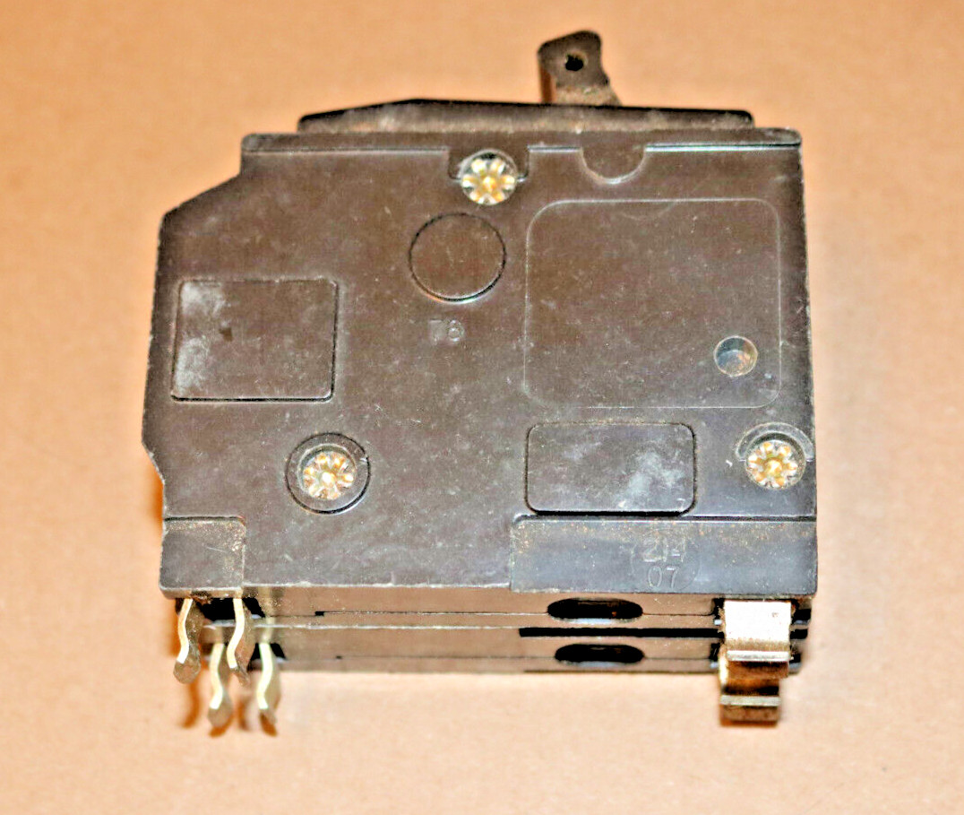 Square D QO240 2 Pole 40 Amp 120/240V Type QO Circuit Breaker Used