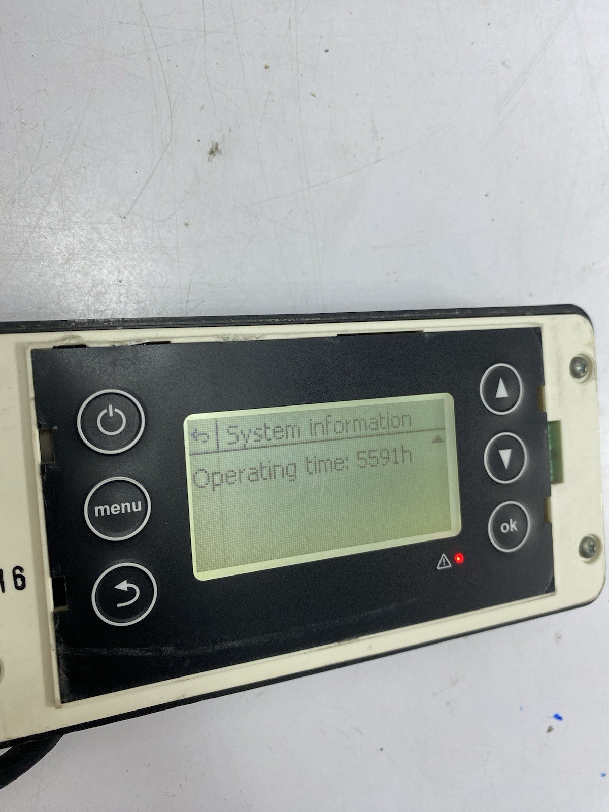EFOY PRO Series Pro 2400 Duo 12V/24V , 110W (5591 Hr) Output (0.8A)