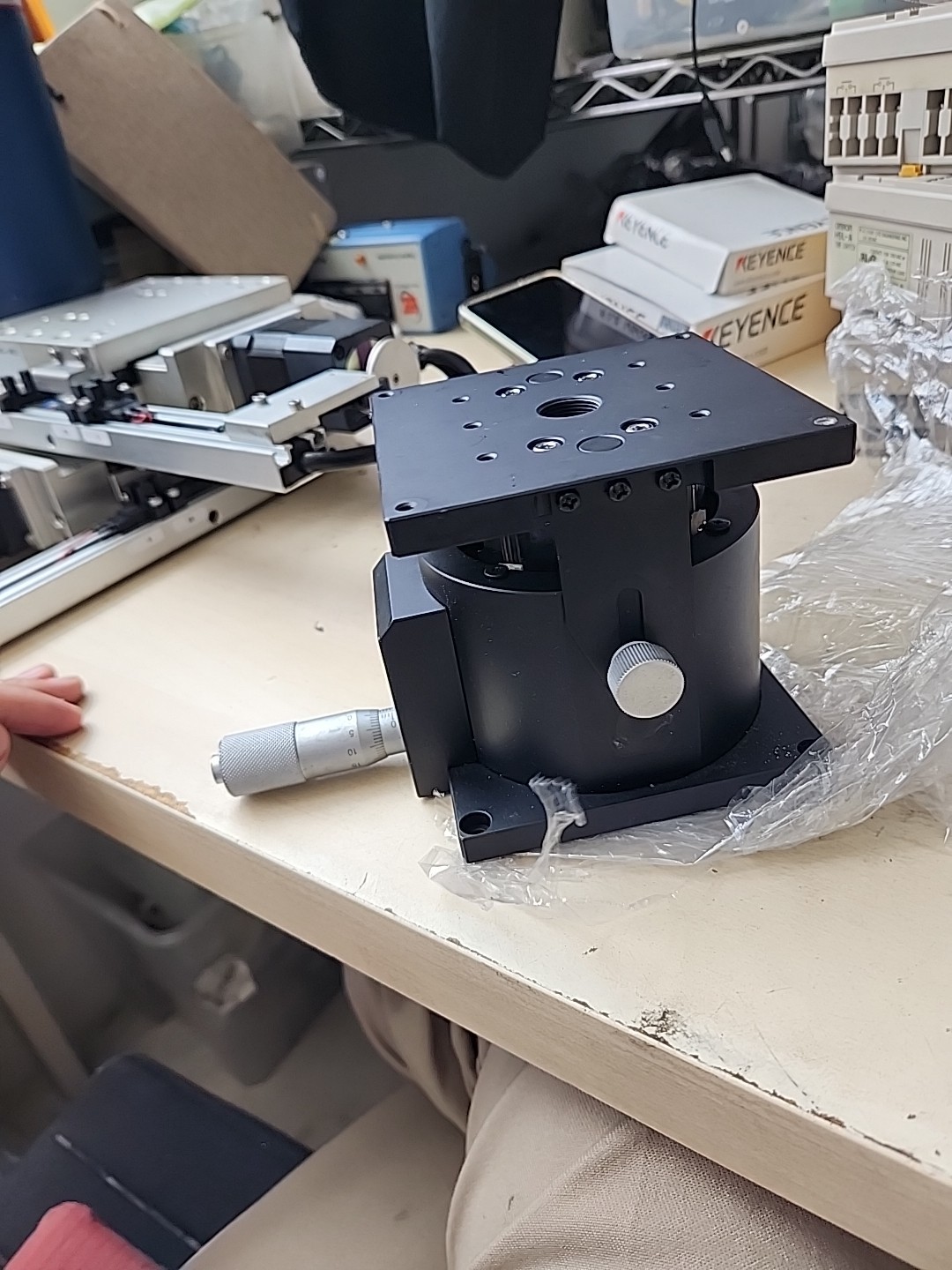 Sigma Koki TSD-1003, Z-Axis Manual Lifting Stage ±20mm 100mm x 100mm