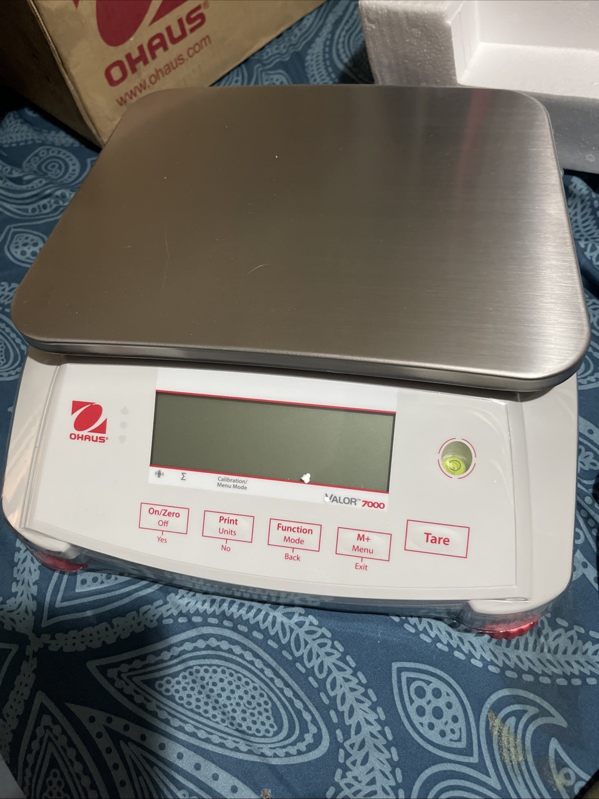 Ohaus V71P1502T Valor 7000 Compact Bench Scale 3 lb / 1.5 kg Capacity