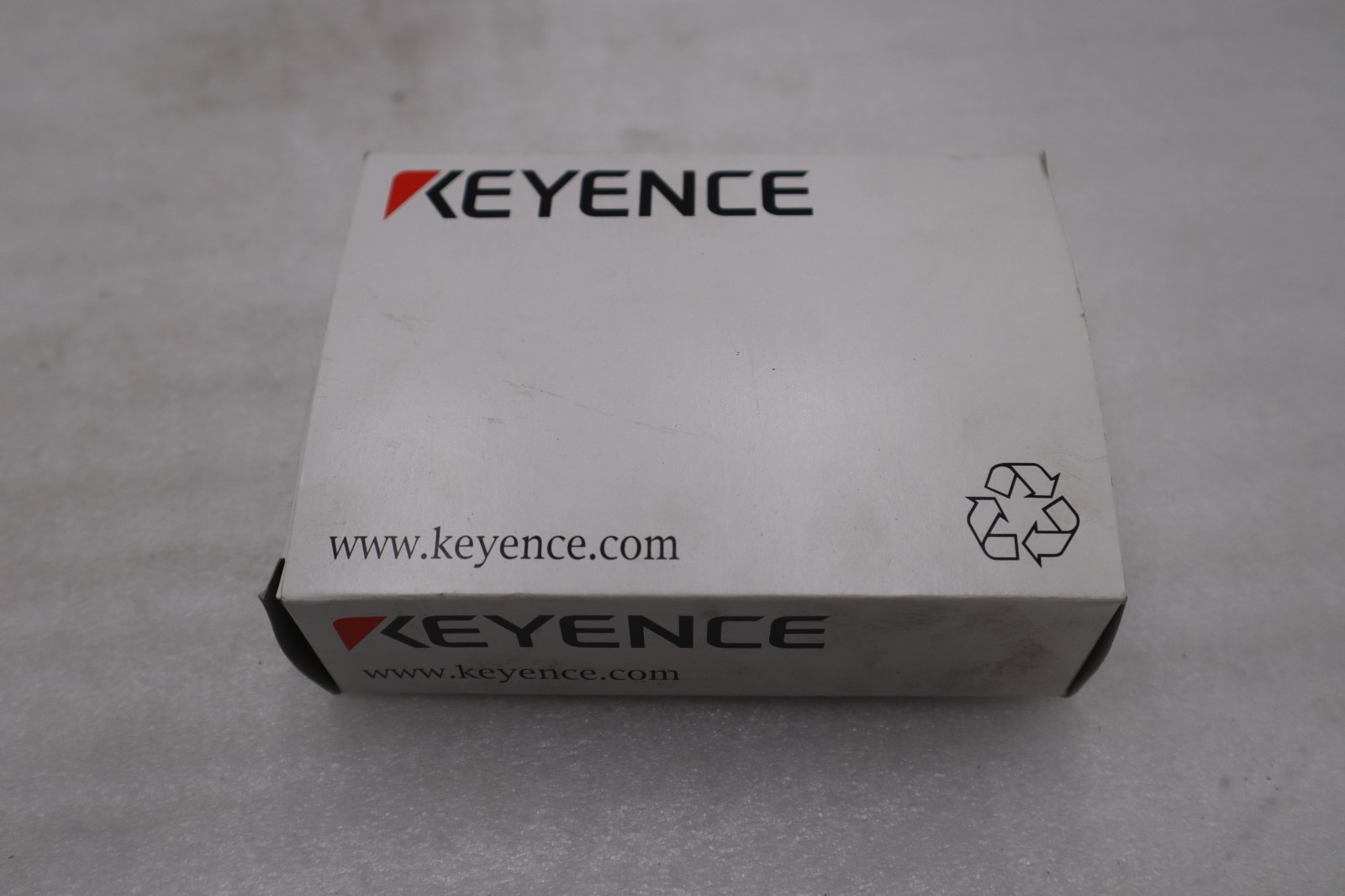 NEW OPEN BOX Keyence IL-1000+++ Sensor STOCK GF289A