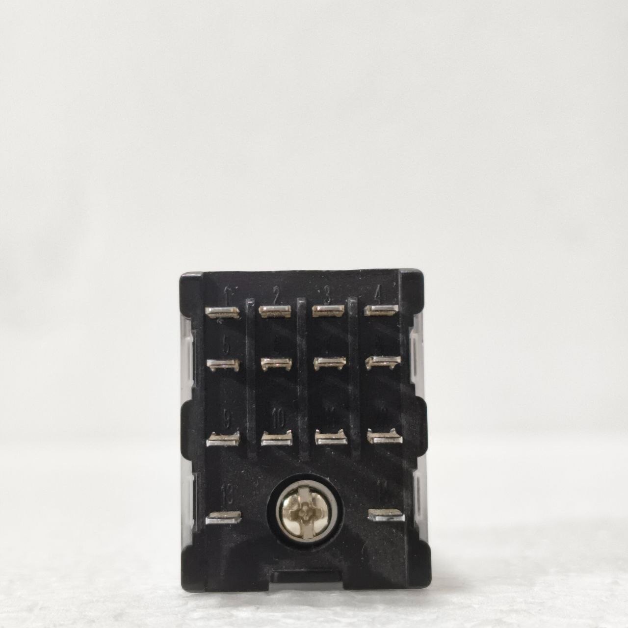 SCHNEIDER ELECTRIC RXM4AB1B7 MINIATURE PLUG-IN RELAY 14-PIN BOX OF 10 PC
