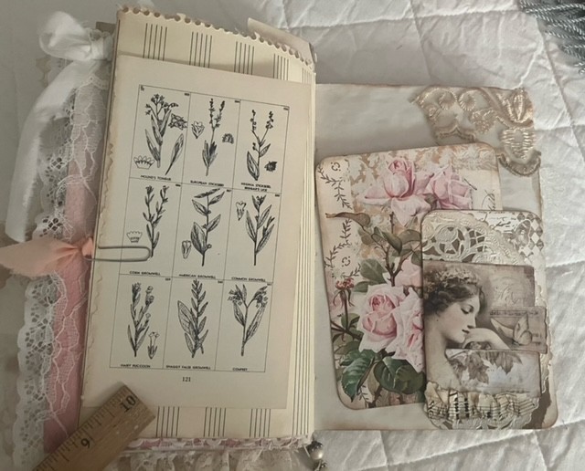 VINTAGE STYLE HANDMADE JUNK JOURNAL-«A Graceful Life»