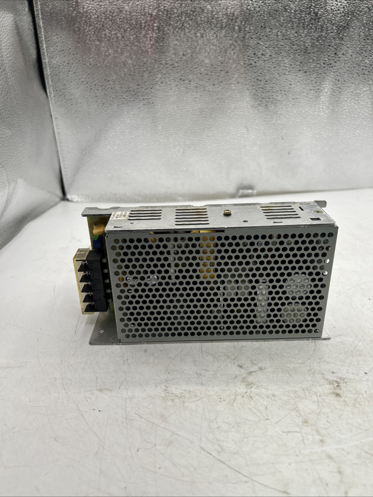 OMRON S82J-15024D POWER SUPPLY AC100-120/200-240V 50/60HZ 3.5/2.1A