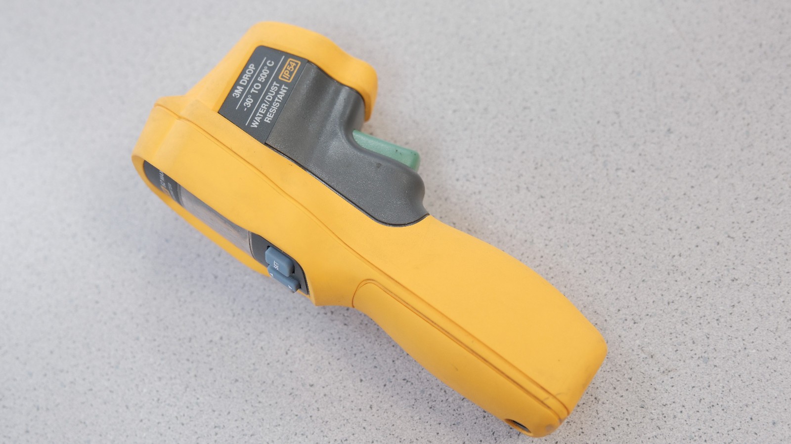 Fluke 62 MAX IR Thermometer 3M Drop -30 To 500C Water/Dust Resistant IP54 Rate