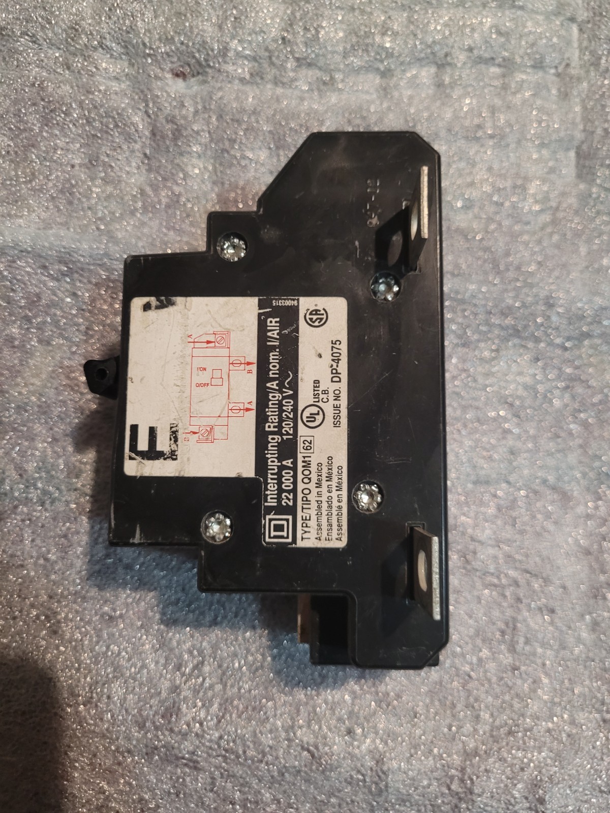 Square D ~ QOM100VH8106 ~ Type QOM1 Circuit Breaker