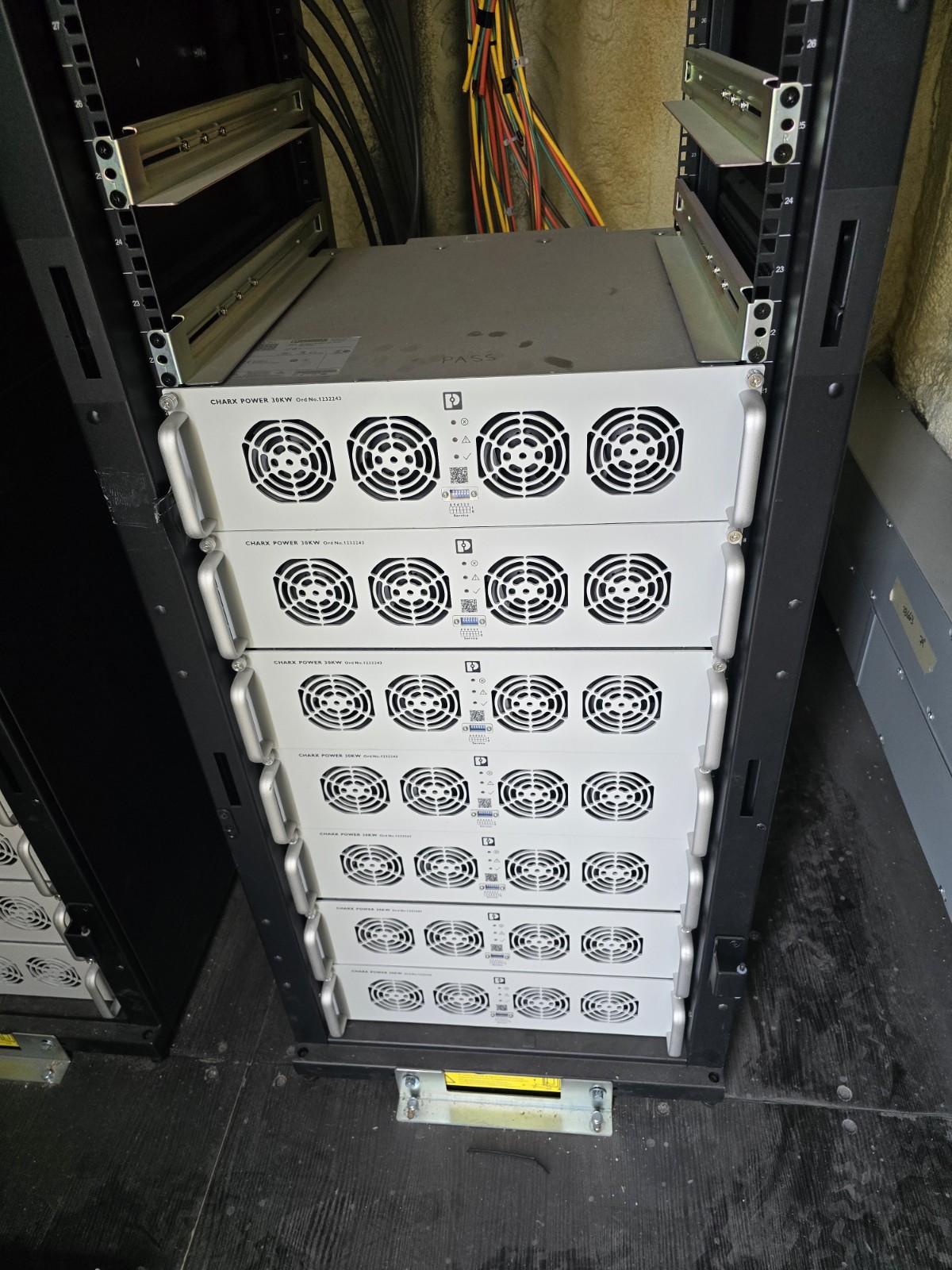 Phoenix Contact 1232243- CHARX PS-M2/3AC/1000DC/30KW – DC power module