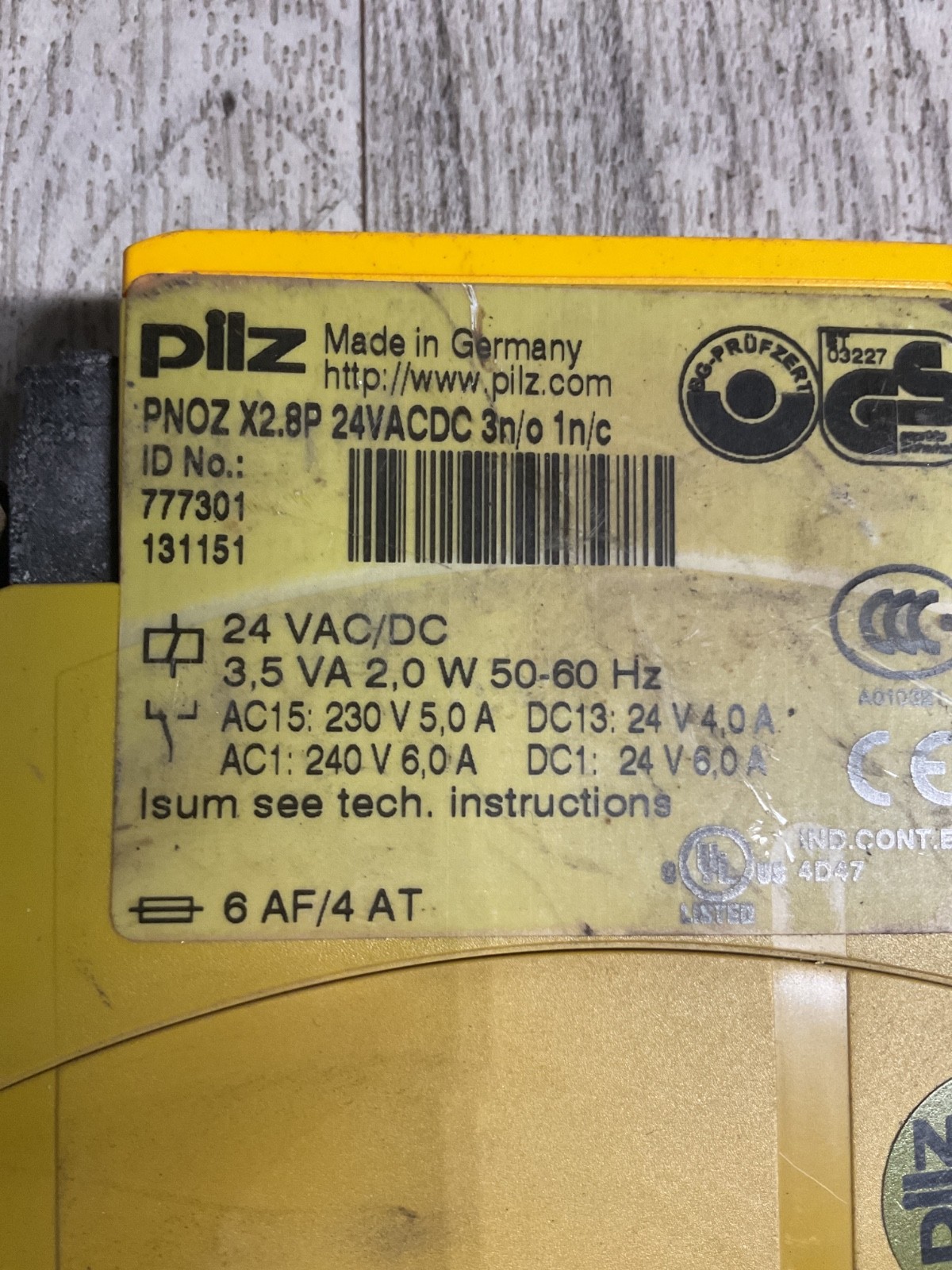 Pilz 777301, PNOZ X2.8P 24VACDC 3n/o 1n/c Safety Relay 24V #4001A4ML