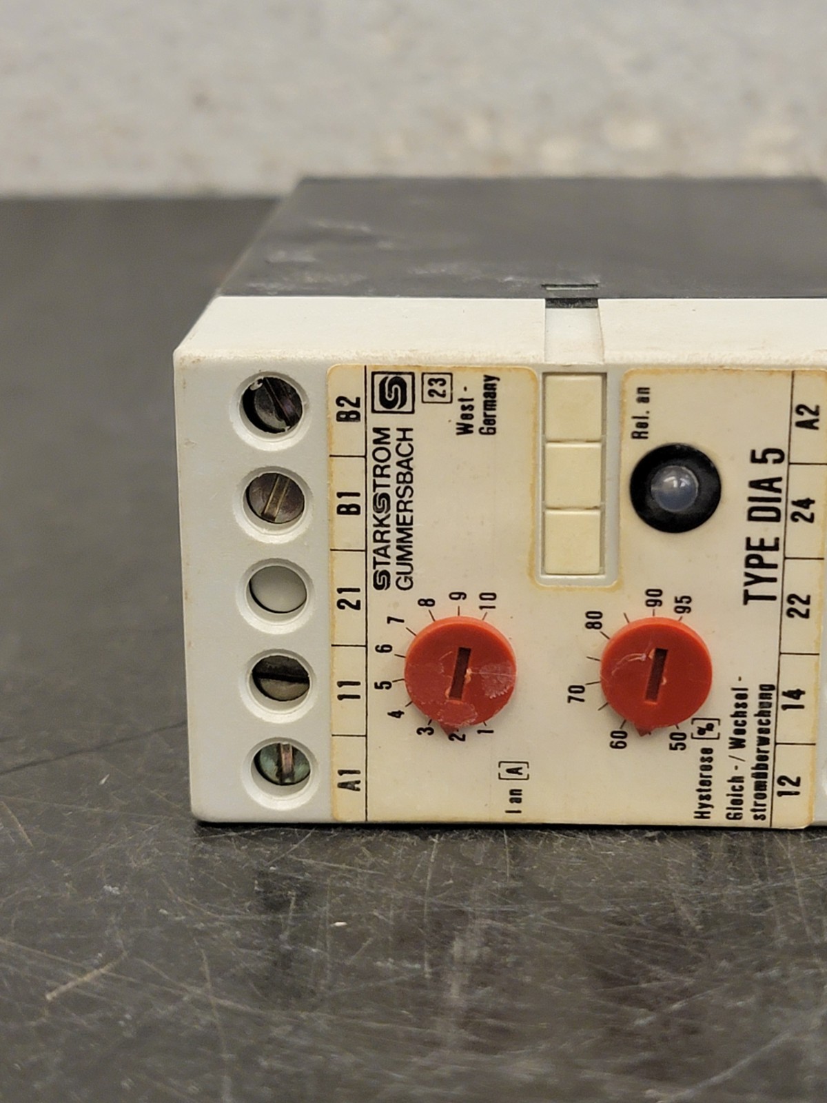 Square D 8430DIA 4 AC/DC CURRENT CONTROL RELAY 110V NEW