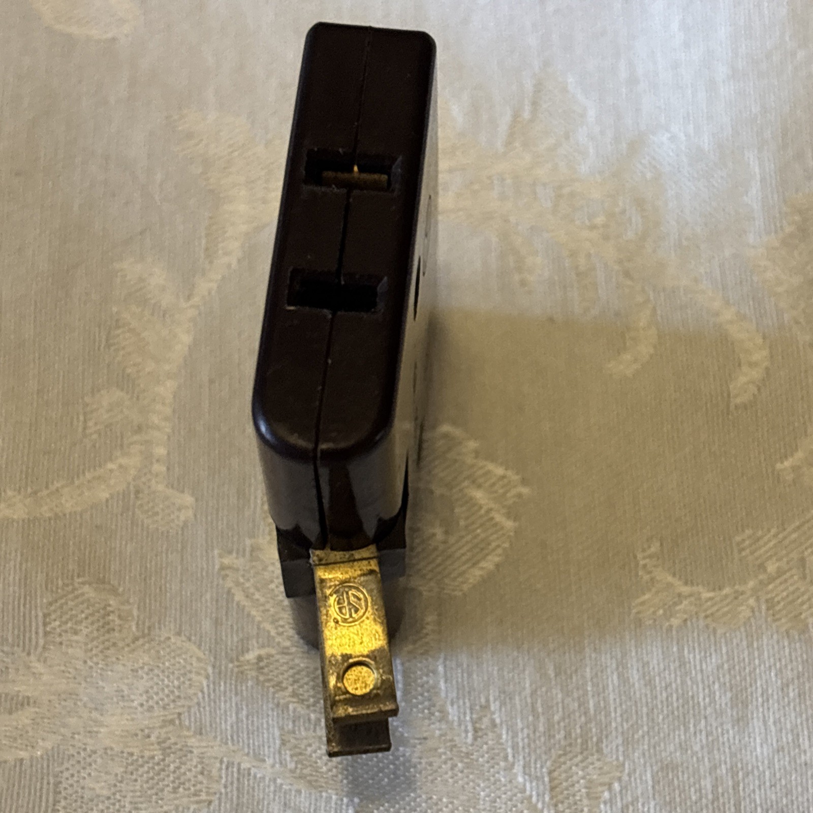General Electric 3 Outlet Wall Hugger Plug Adapter Brown Vintage US.