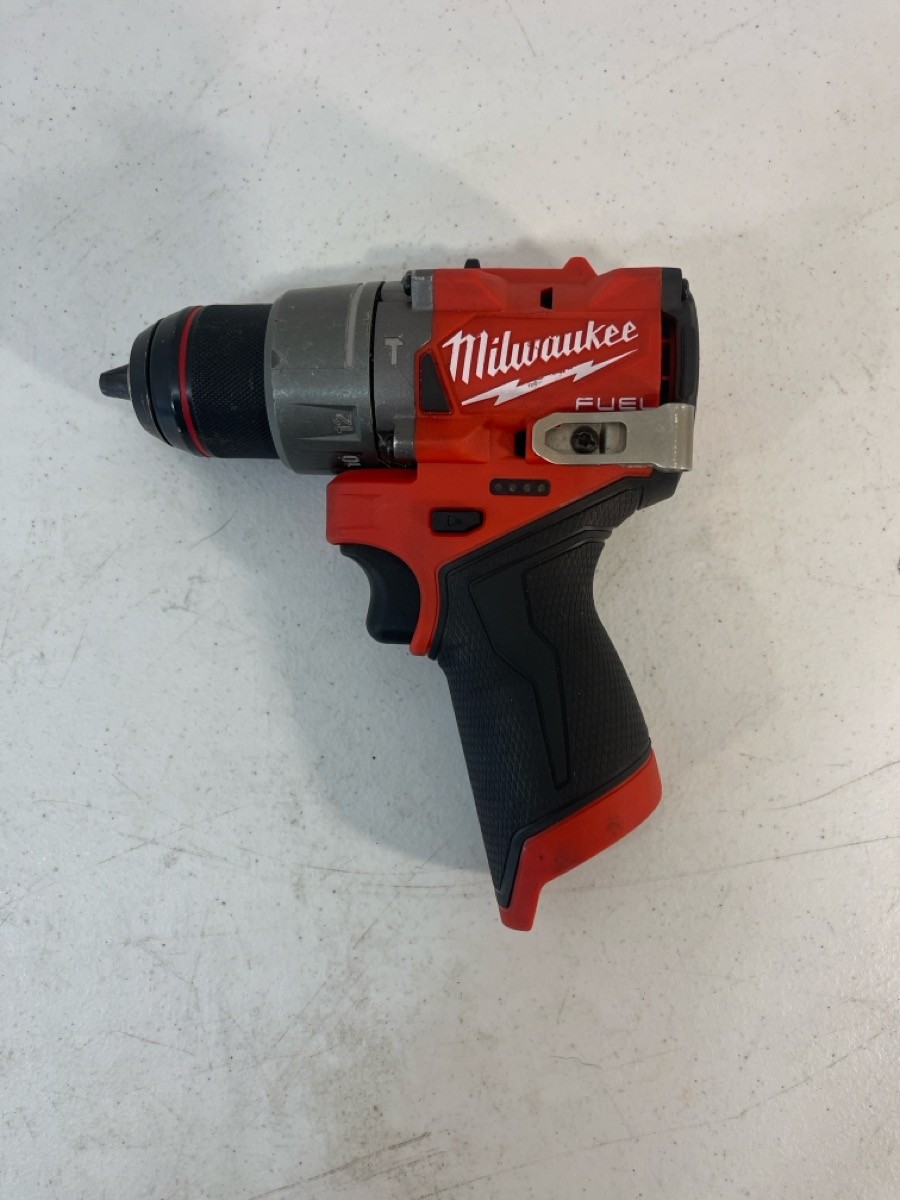 MILWAUKEE DRILL 3404-20 (P28018239)