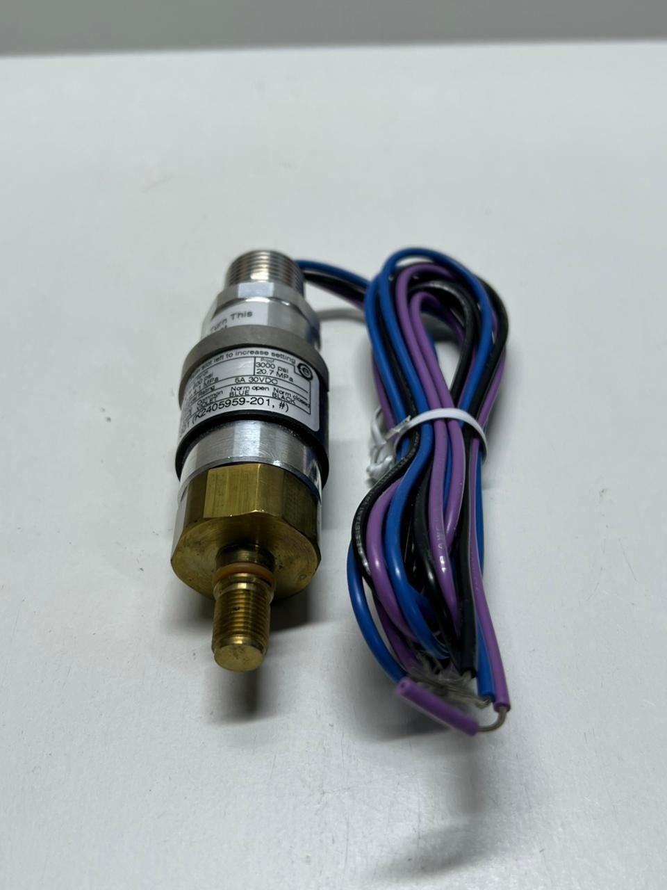 United Electric Controls 10-16043 Pressure Switch Industrial Control NEW