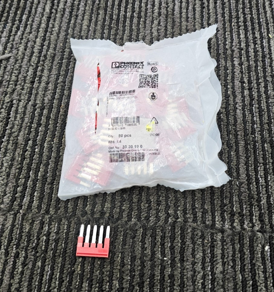 (QTY 50) PHOENIX FBS 5-5 3030190 Plug-in Bridge 5 Position 5.2MM Pitch Red