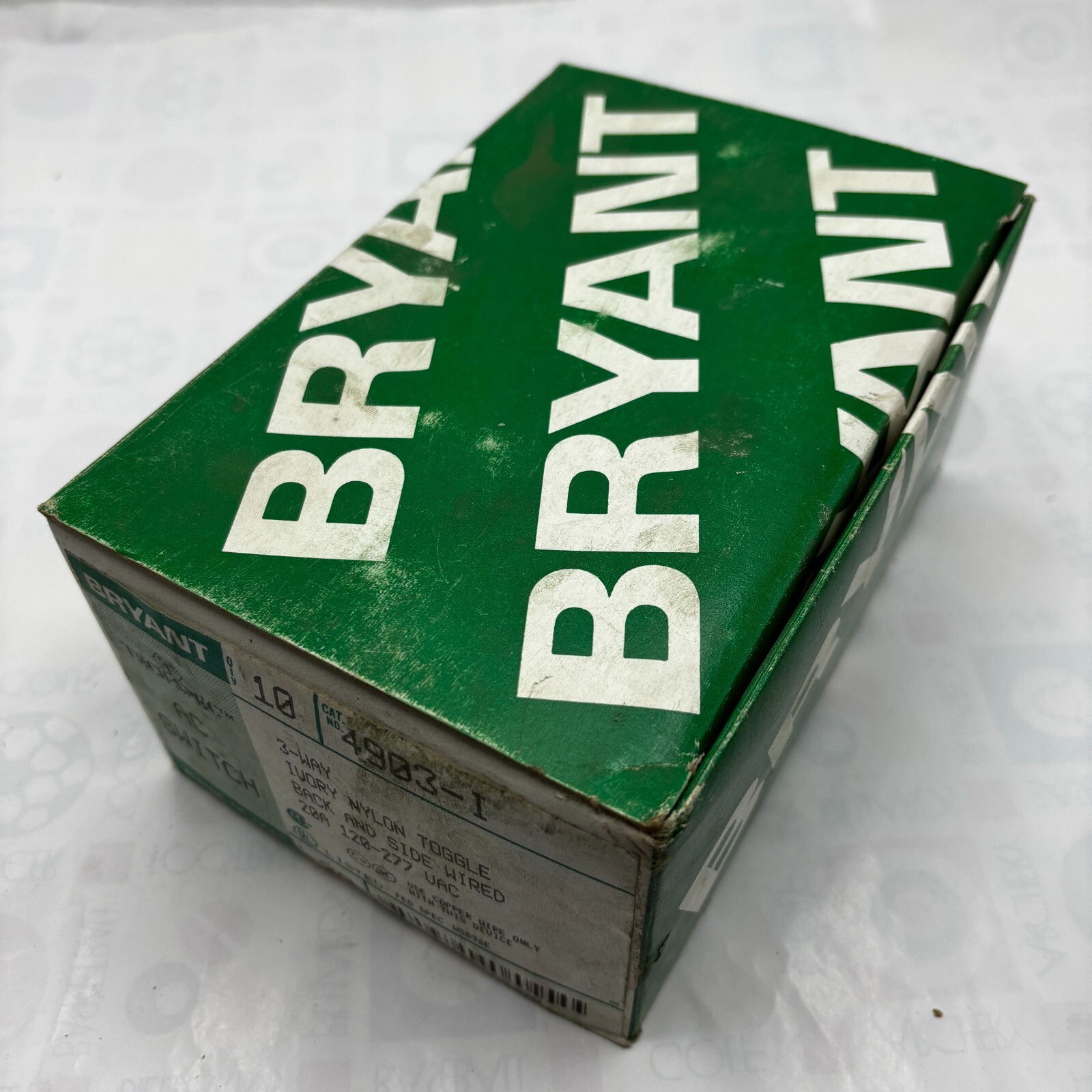 Bryant 4903-I Nylon Toggle Back And Side Wired 20A 120-277VAC BOX OF 10 ⭐