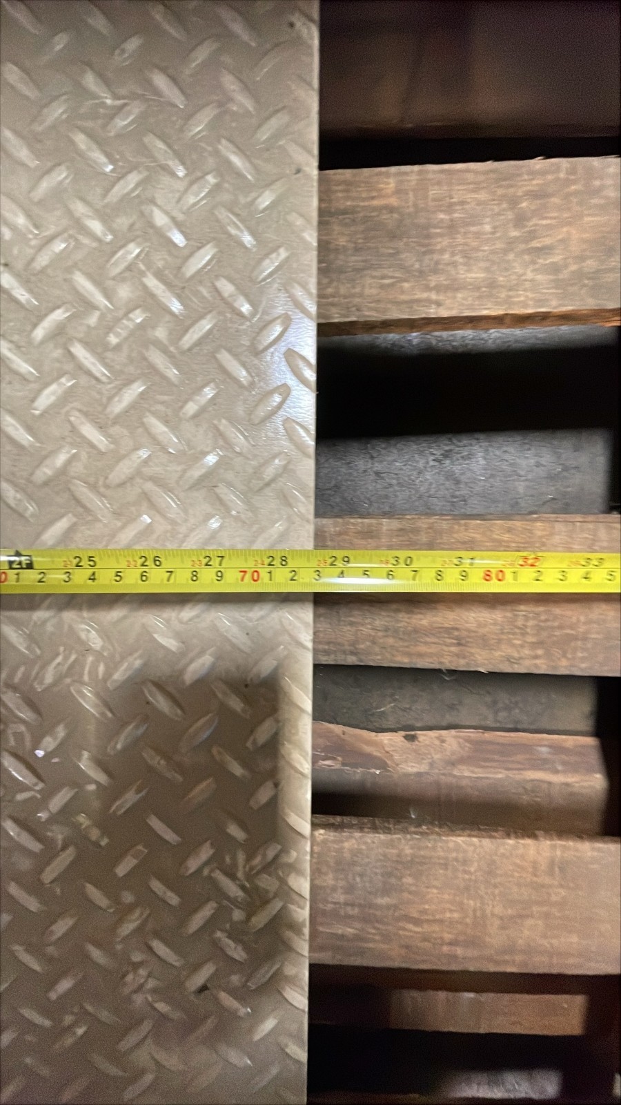 4 inch rise ramp. 48 x 28 1/2 Interior ramp area.