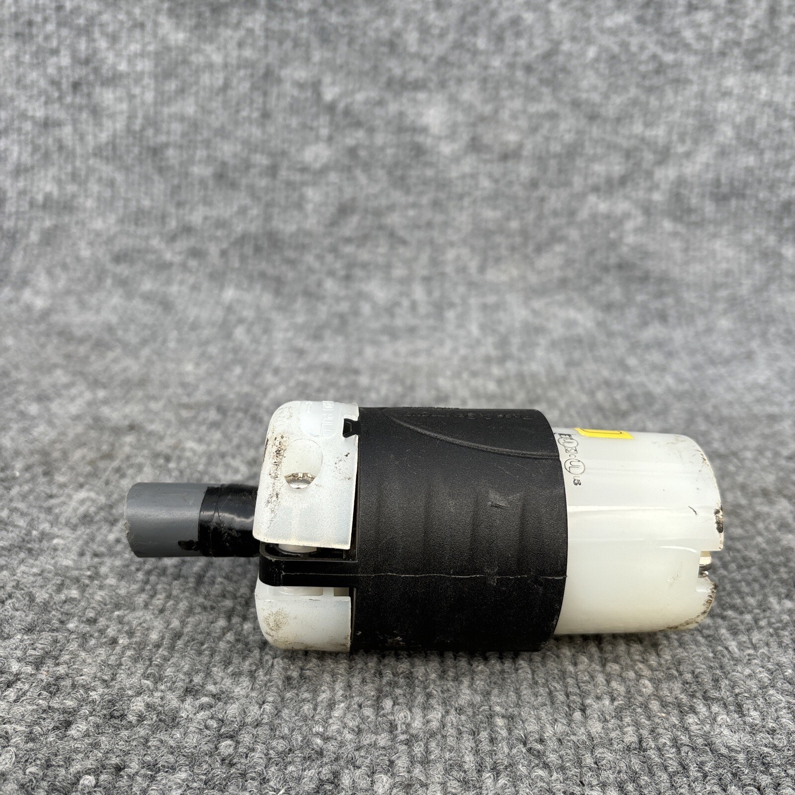 Pass & Seymour L1430C 30A 125/250V 3P 4W Twist Lock Receptacle Connector Used