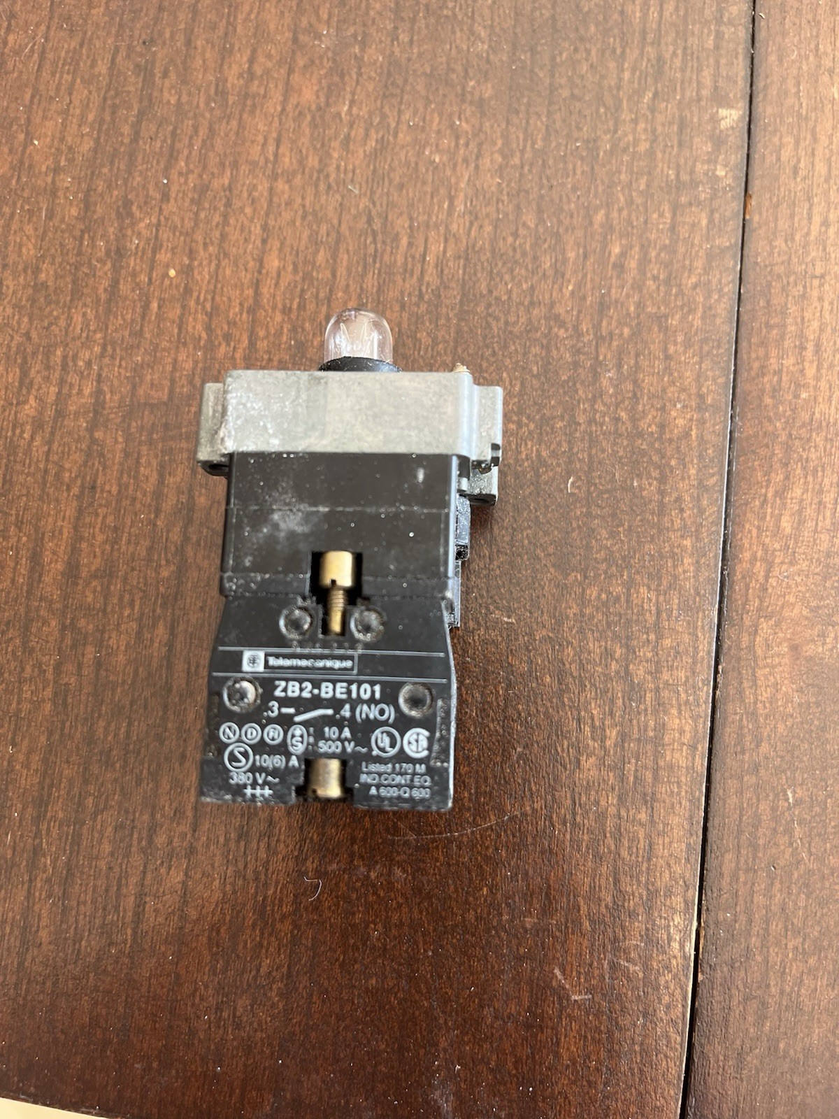 Telemecanique Z-BW06 Pilot Light w ZB2-BE101 BE102 Contact Blocks 22mm
