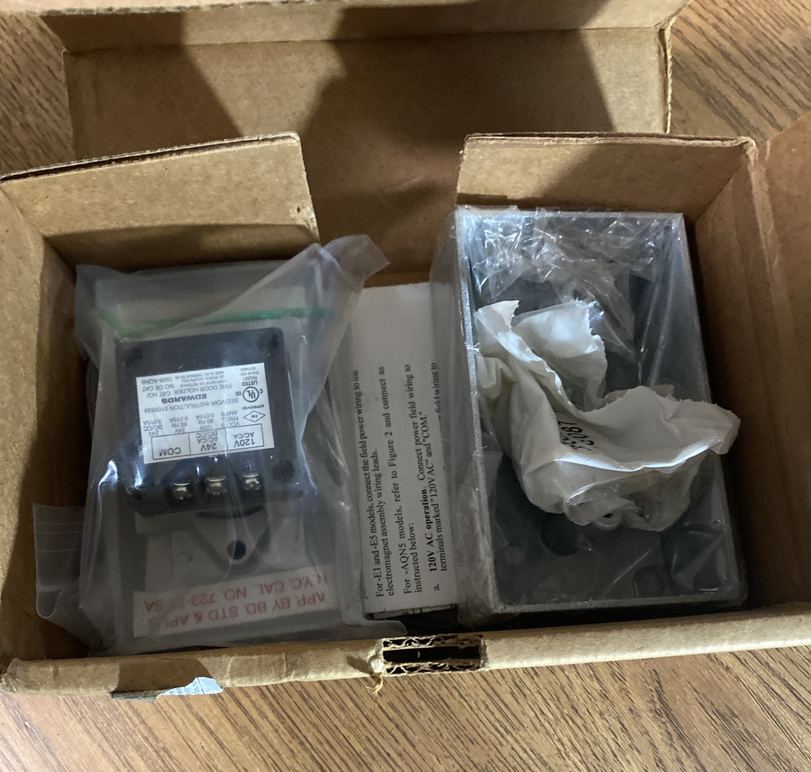 Edwards 1508-AQN5 Surface Wall Mount Electromagnetic Door Holder. Magnet Missing