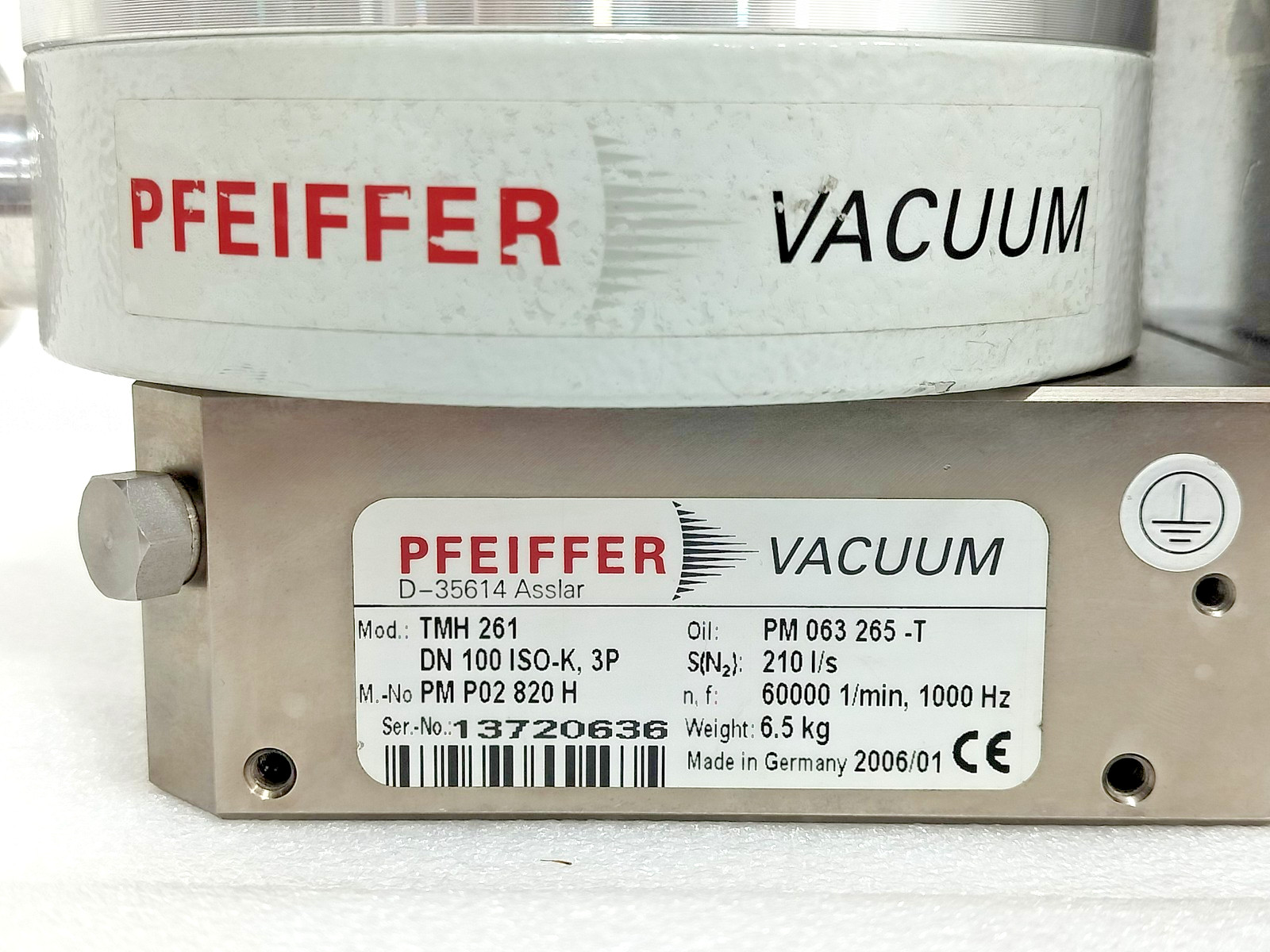 Pfeiffer Vacuum Turbo Pump TMH 261 With TC600 Controller PM P02 820 H