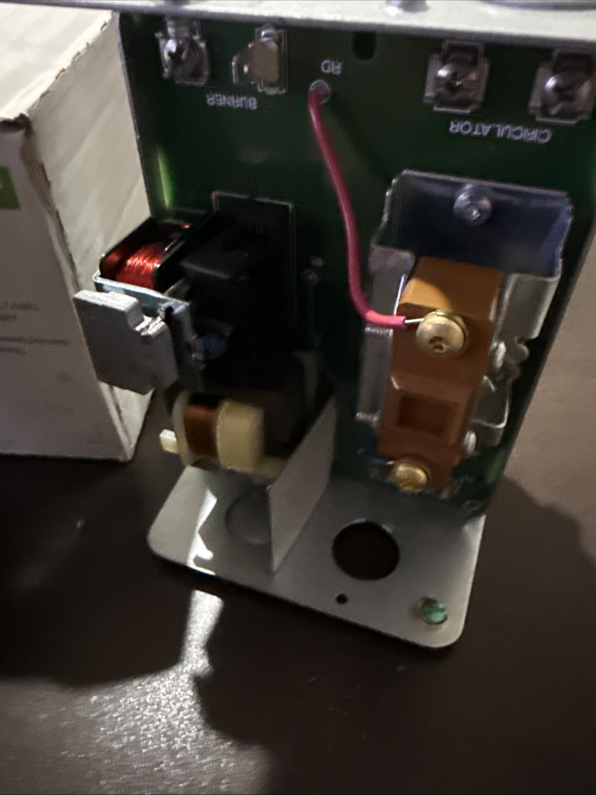 New Open Box Honeywell L8148A1017 Aquastat Relay 120V/24V 7.4A