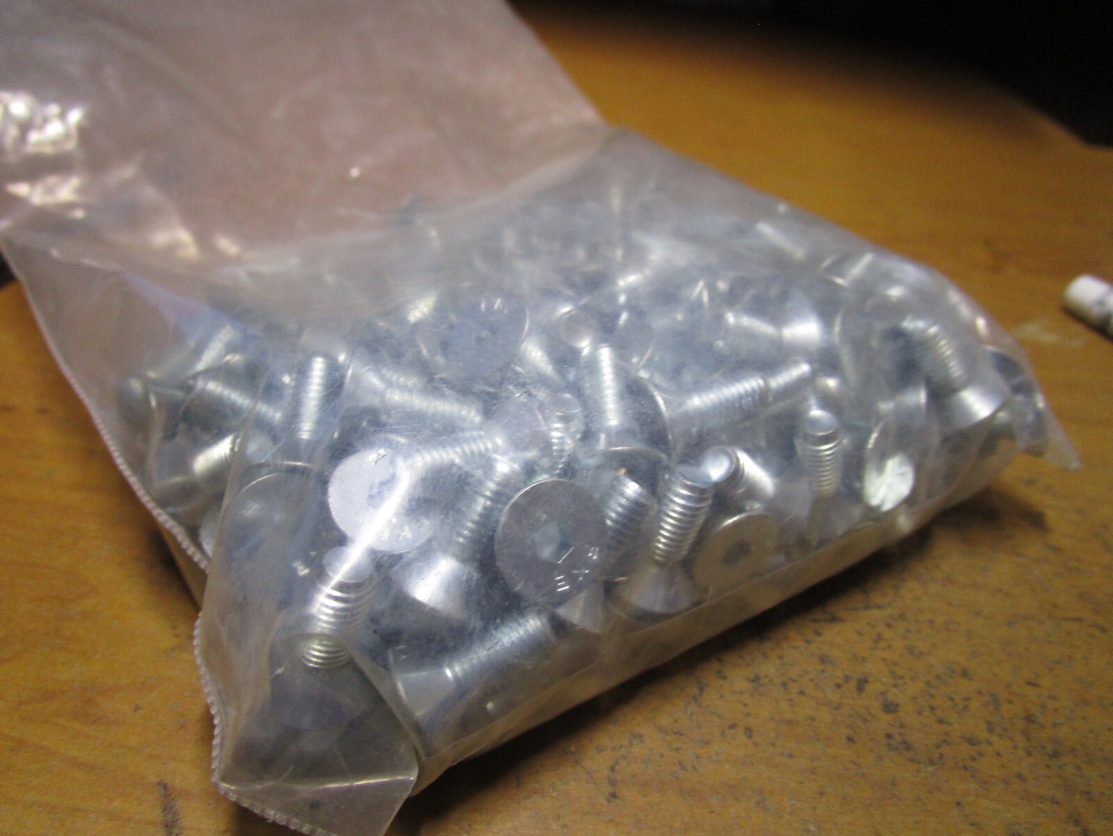 1/4-28 x 5/8 L 5/32 Hex ASTM F835 Zinc Steel Flat Head Socket Cap Screw QTY 246