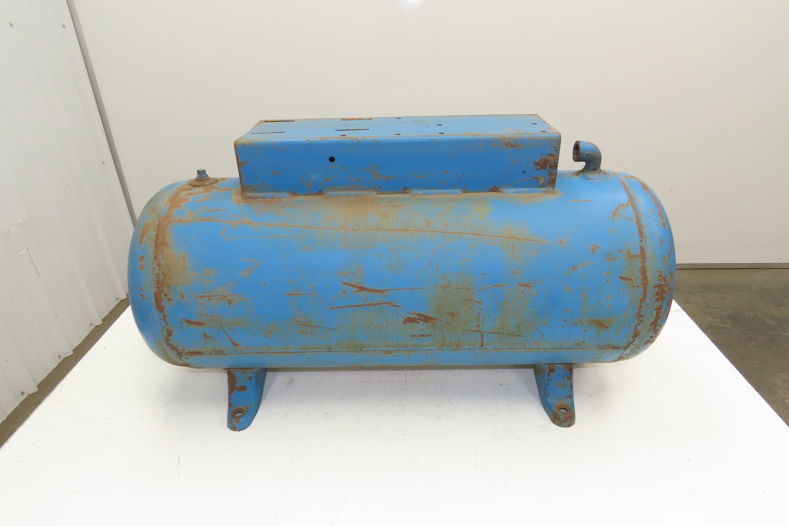 Dayton 1Z984B Compressed Air Receiver Tank 15 Gal 200 PSI Horizontal