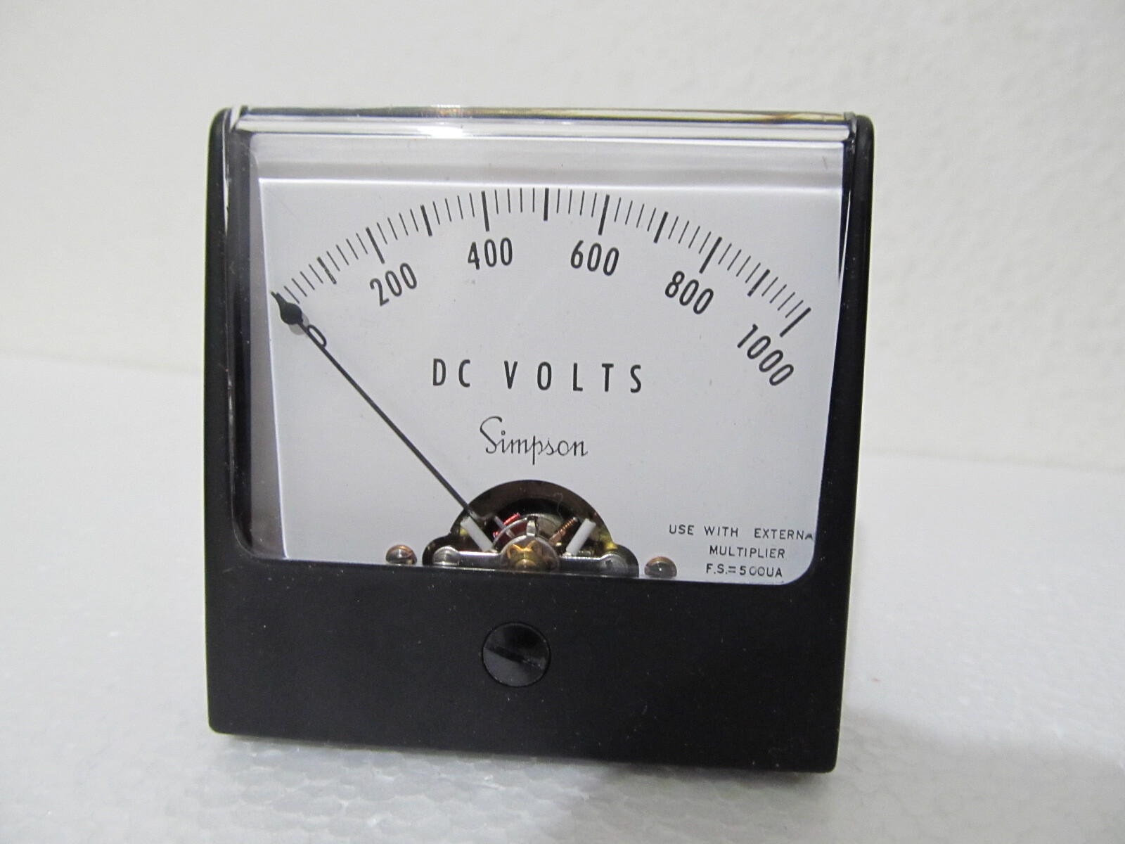 Simpson 0-1000 DC Volts Model 1227 w/ 183 Multiplier Range – 1000V, RES 2 MEG Ω