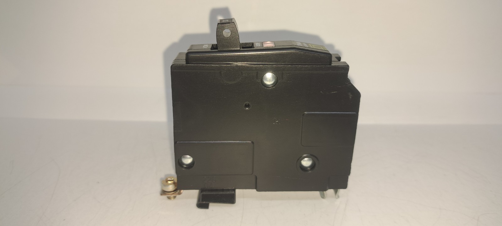 Square D QOB130 1 Pole 30 Amp 120/240V Bolt-on Yellow Face Circuit Breaker NEW