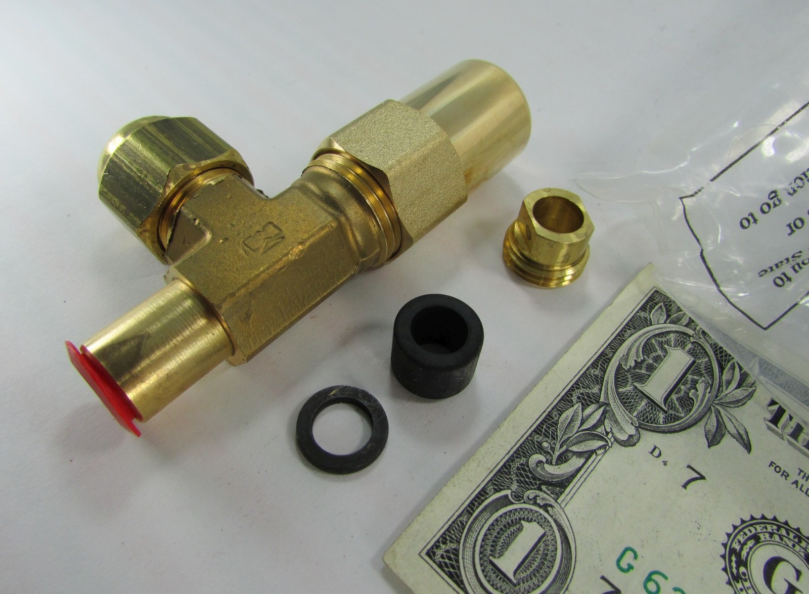 York Brass Refrigerant Liquid Line Charging Valves, 3/8″ OD Tube x Flare Access
