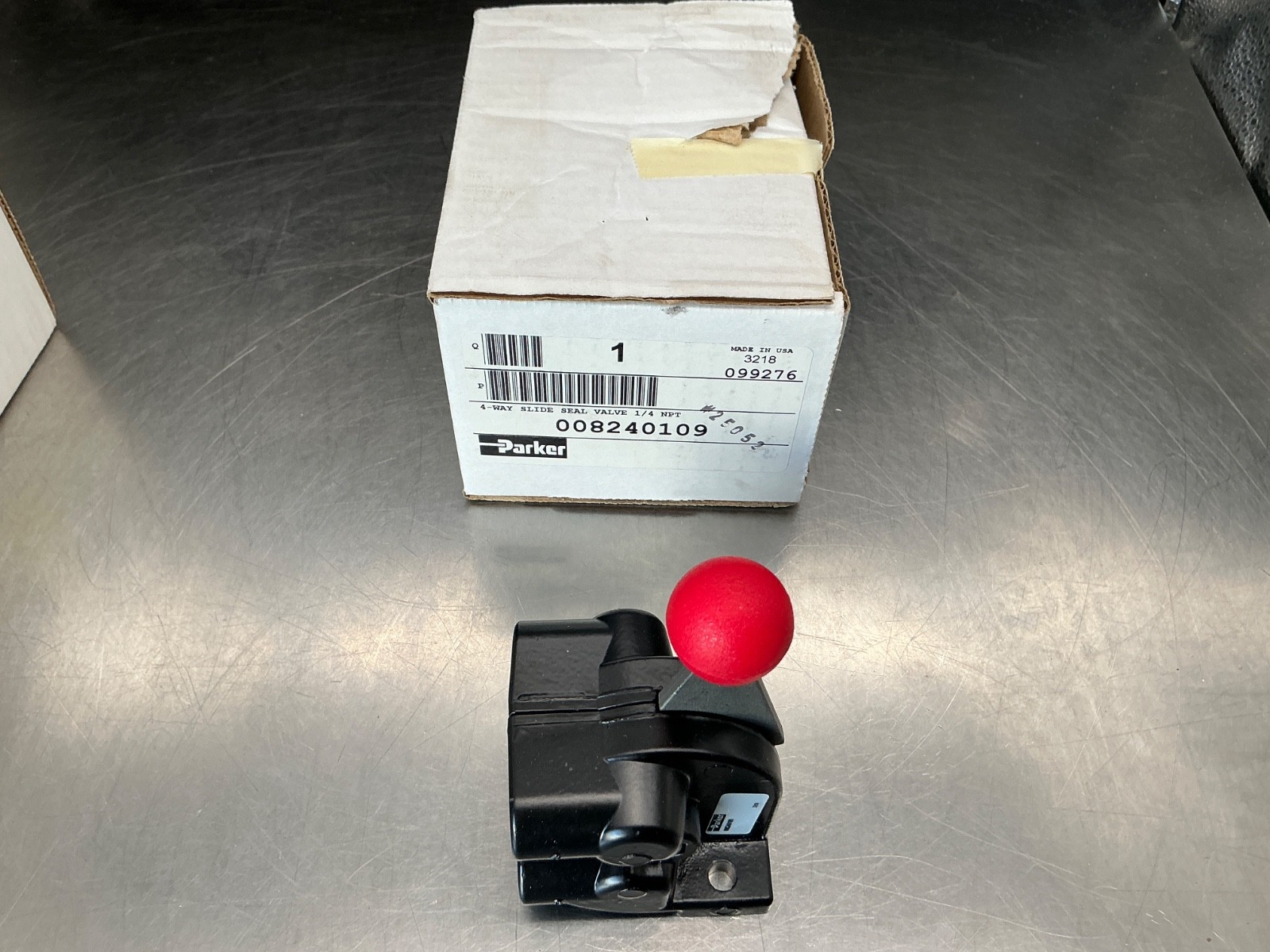 Parker 008240109 4-way Slide Seal Valve 1/4″ NPT