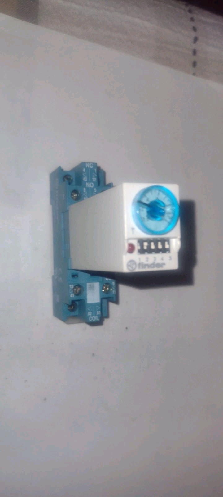 Finder 85.02.0.125.0000 Timer, 120v Coil, DPDT, Ranges .05 Sec To 100 Hours