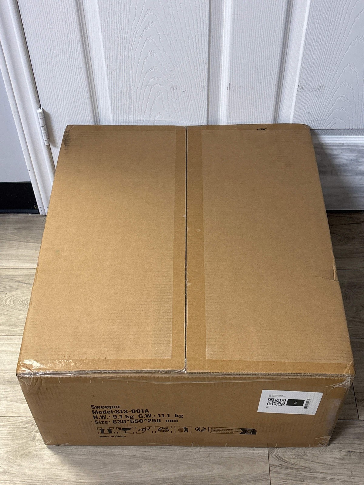 VEVOR S13-001a Walk-behind Hand Push Floor Sweeper 25.6″ – New In Box