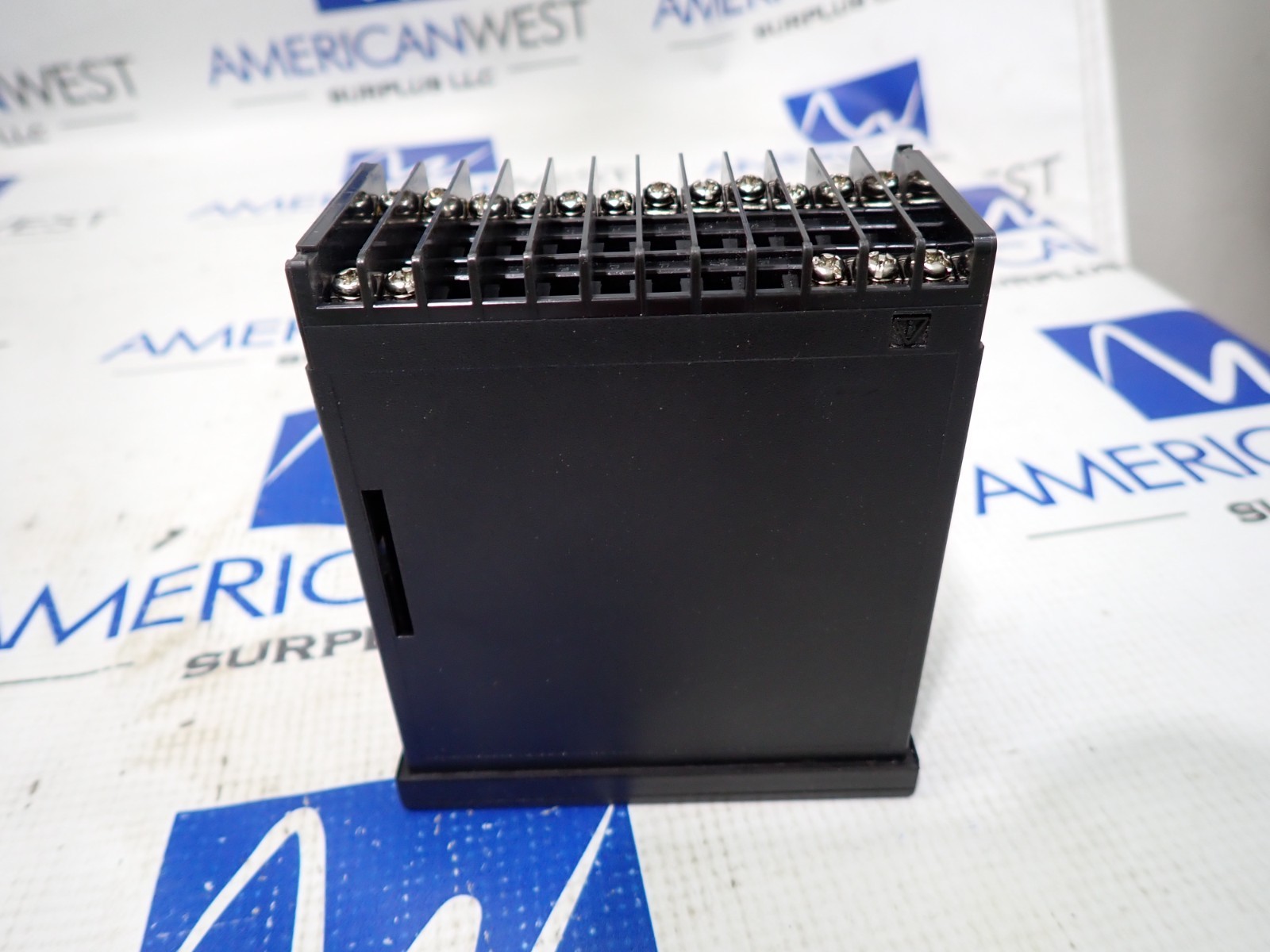 RKC Instrument Model CB400 FJA3-M*NN-N1/A/Y Temperature Controller