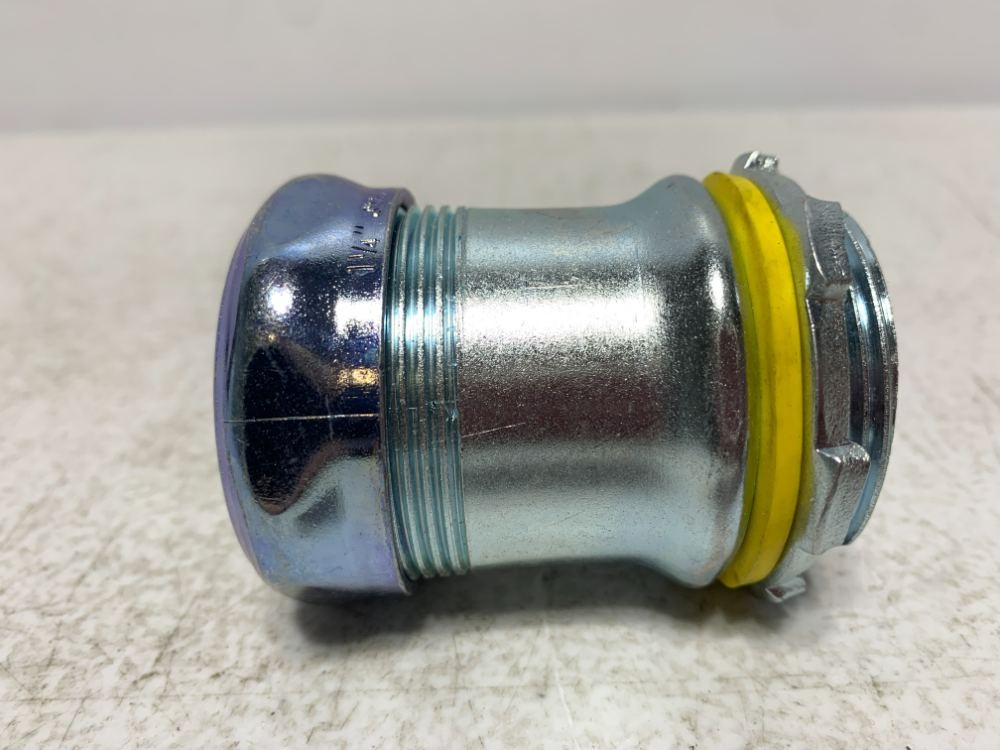 Halex 62512 Connector 1-1/4″ Compression Raintight EMT