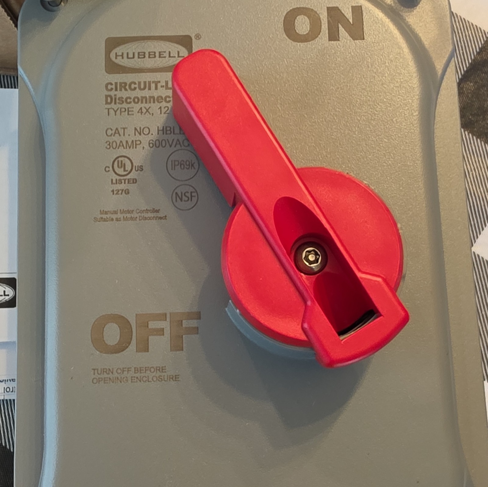 Hubbell HBLDS30 Circuit-Lock Disconnect Switch 30A 600VAC 3P Lockable IP69K