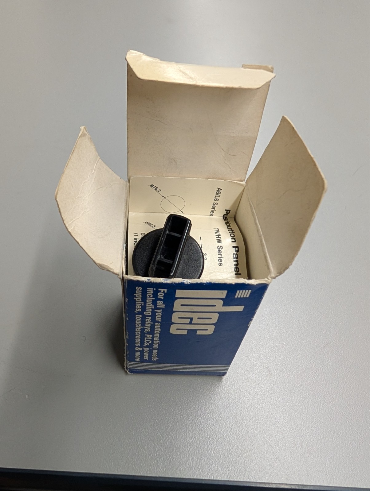 IDEC ASD3302N Selector Switch – 30MM Non-Illuminated