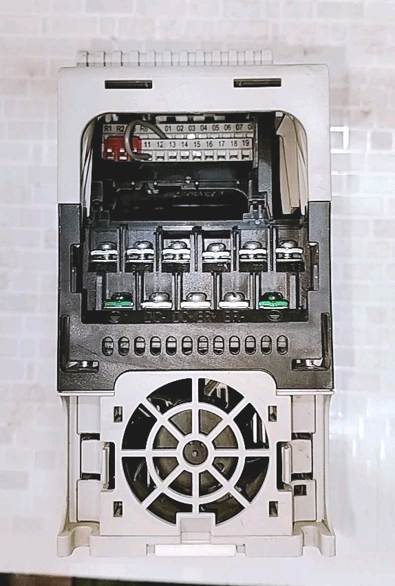 AllenBradley 25B-D010N104 POWERFLEX 525 5HP DRIVE SERIES A