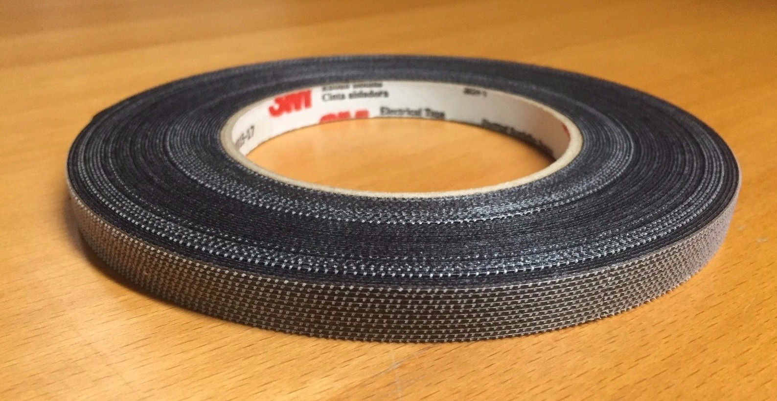 3M 100-3/8-6PR-BLACK Hook & Loop Fastener 3/8″ x 16 2/3 yd (3 rolls)